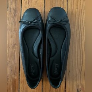 Black Ballet Flats